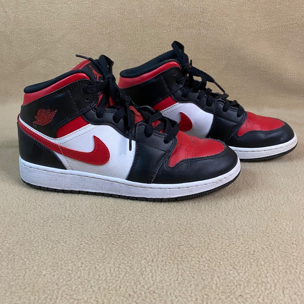 Air Jordan 1 Mid Red Black White Basketball Sneakers Youth Size 7Y 554725079 EUC